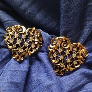 Jose Barrera Vtg Goldtone And Crystal Heart Earrings.